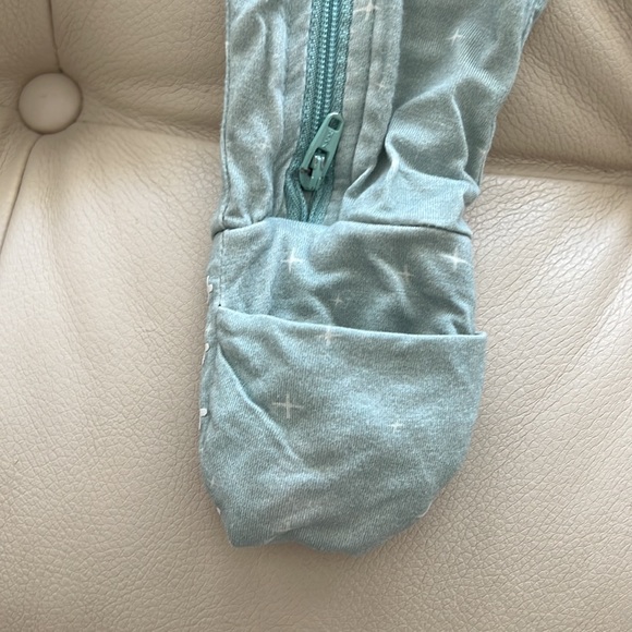 Willow and Co footed pajamas - Picture 3 of 3